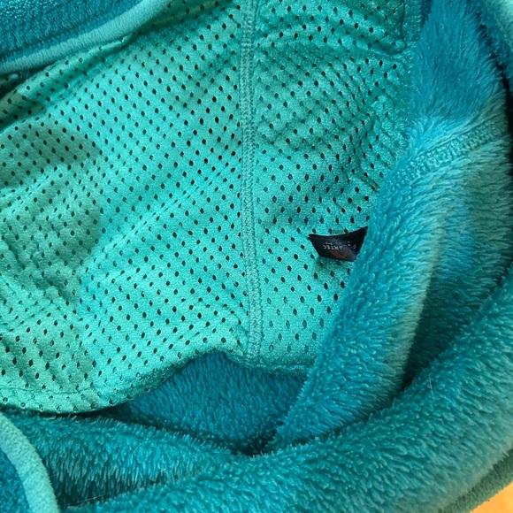 Patagonia Women’s Re-Tool Turquoise Fleece Jacket - Picture 9 of 9